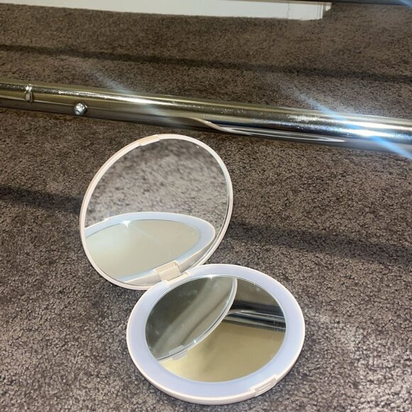 LED mirror - Picture 2 of 2